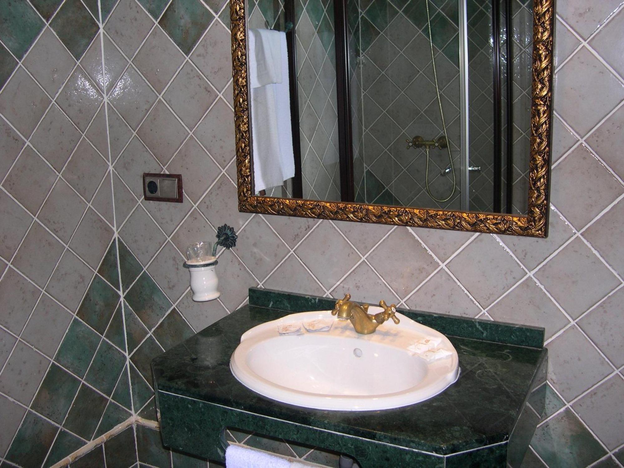 Hotel El Doncel Atarfe Szoba fotó