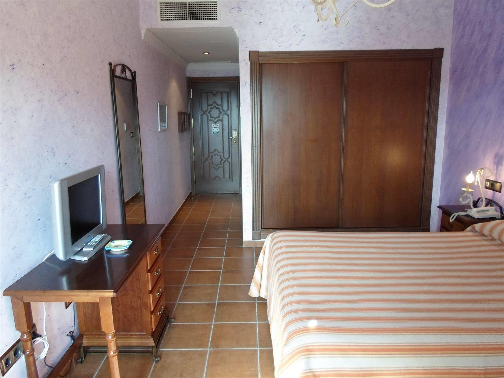 Hotel El Doncel Atarfe Kültér fotó