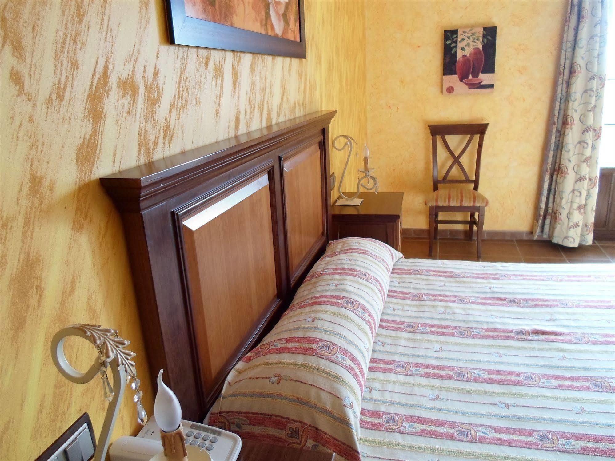 Hotel El Doncel Atarfe Kültér fotó